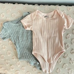 DOTT Short Sleeved Ribbed Onesie Bundle Pink Grey Size 3 months